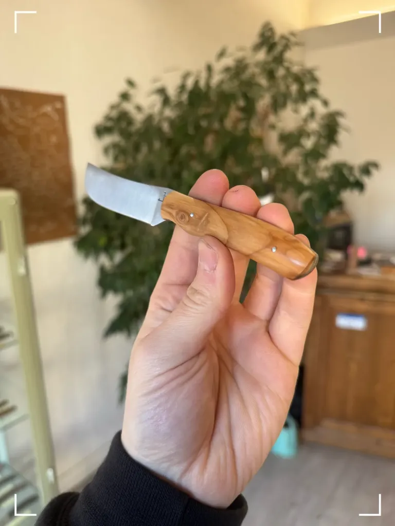 Couteau à beurre en pommier IF Normand