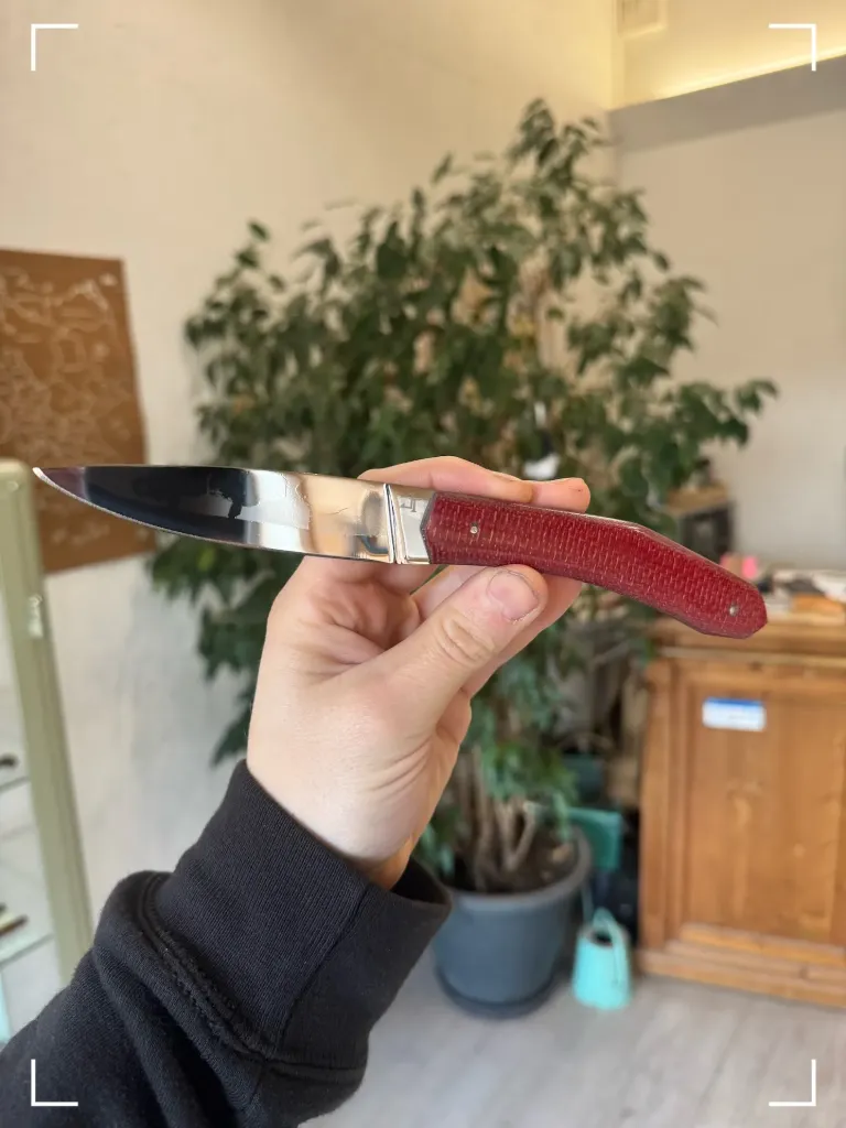 Couteau forme éclipse en fibre de lin compressé