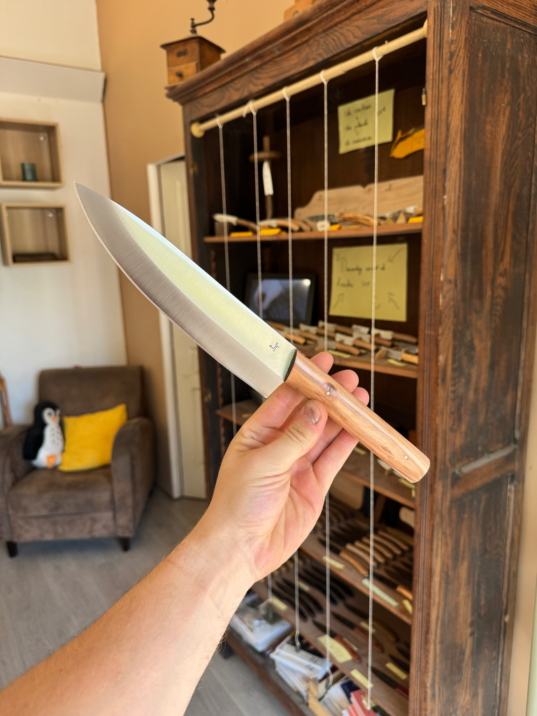Grand couteau de cuisine en pommier Normand